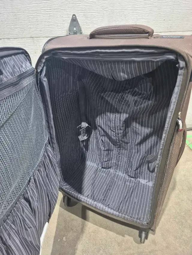 Brown Skyway Luggage - Zero Gravity