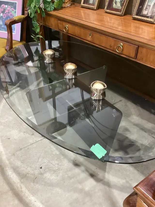 Oval glass coffee table