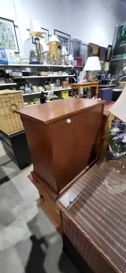Pilling Manchester Collection Nightstand