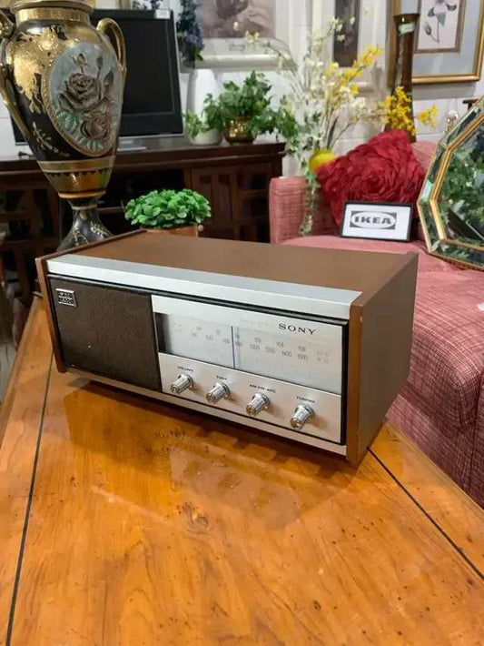 Sony 8F-56W Solid State 2 Band Radio
