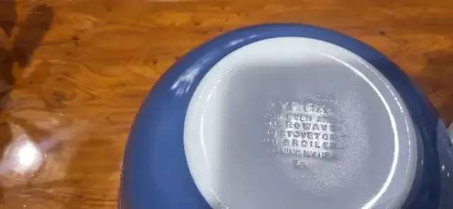 Pyrex Colonial Mist Mixing Bowls - 2 Piece