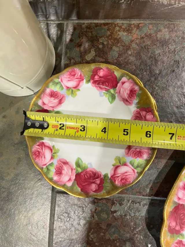 Royal Albert Old English Rose Plate Set