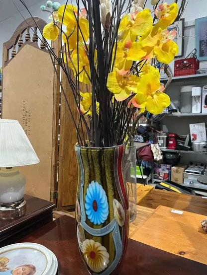 Art Glass Vase with flowers