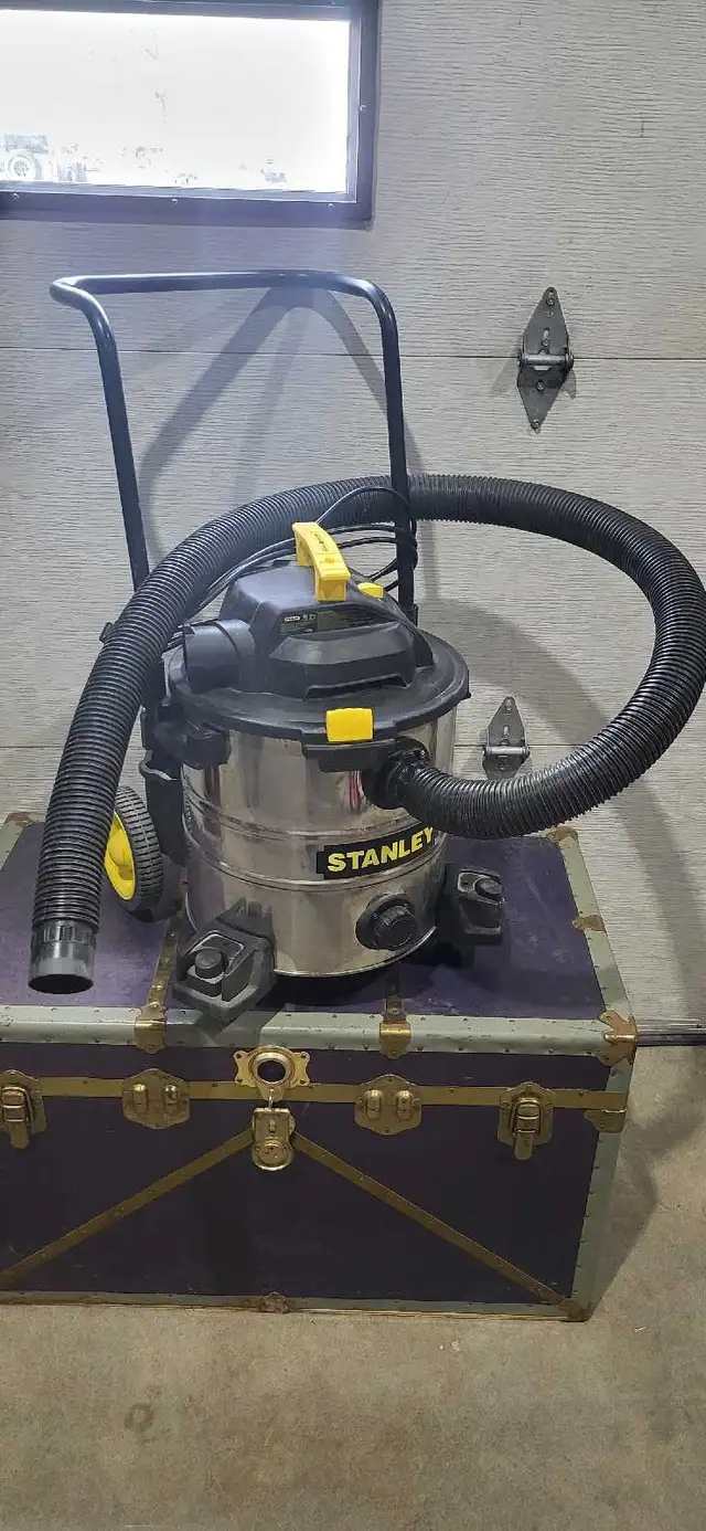 Stanley Wet/Dry Vacuum - Power Tested