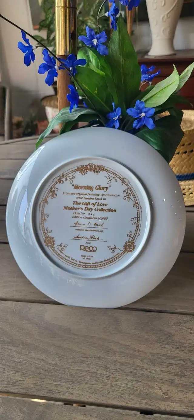 Reco Morning Glory Collector Plate