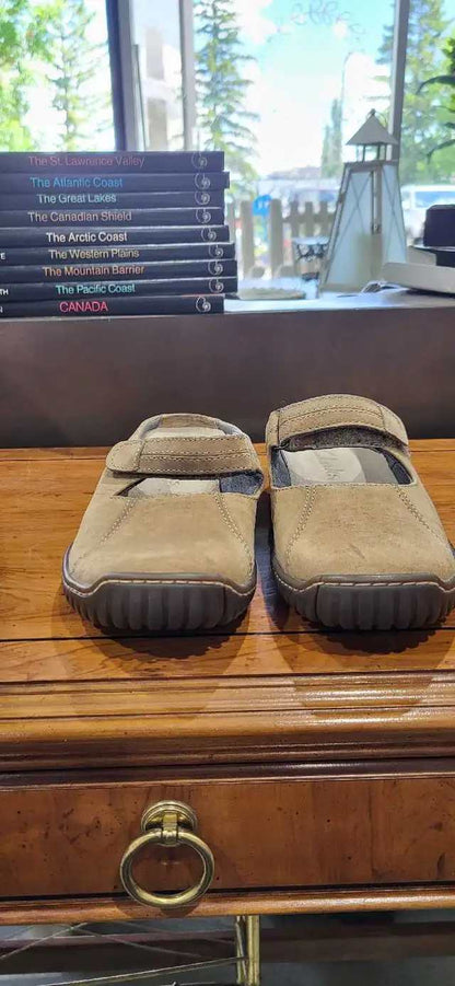 Clarks Women's Mules Size 7M
