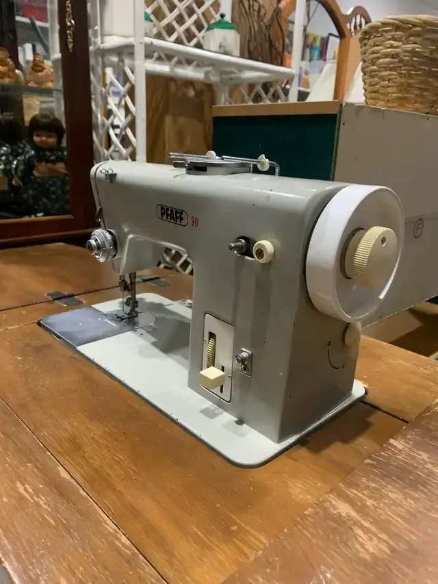 VintagePfaff 90 Sewing Machine Table - untested