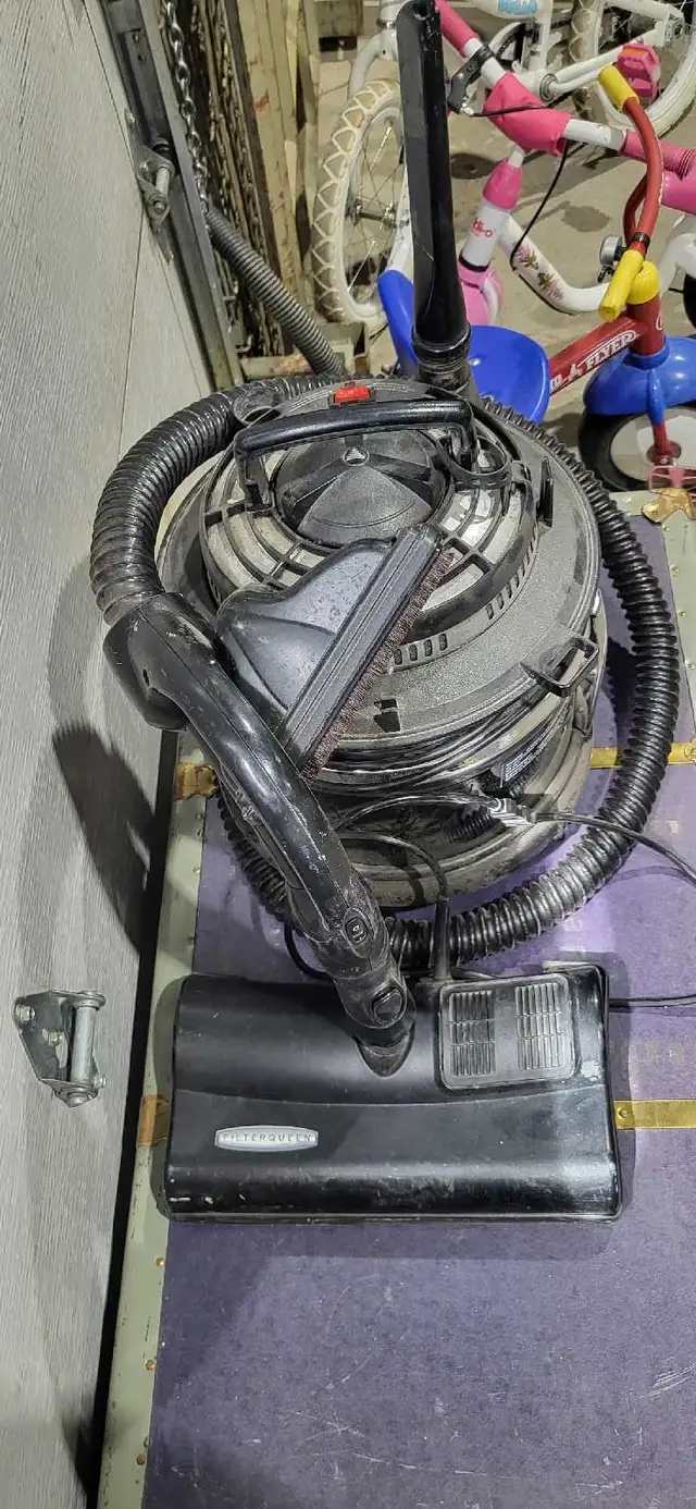 FilterQueen Vacuum - Missing Pole Attatchment