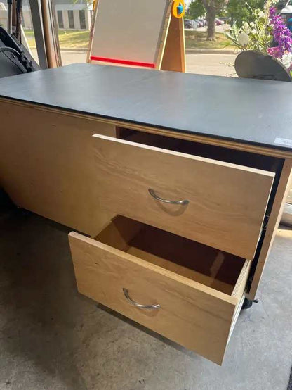 Mobile Workbench with Drawers