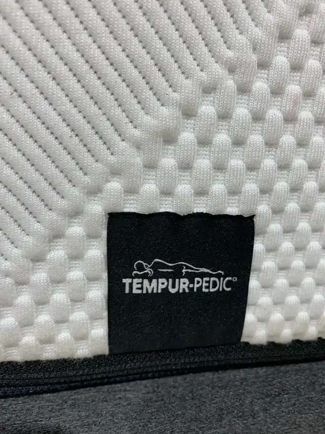 Tempur-Pedic Twin Mattress and Adjustable Bed Base