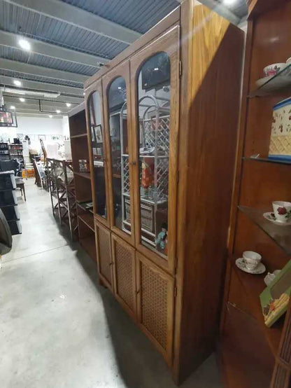 Light up Oak Display Cabinet - house of Braemore
