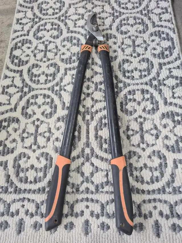 Loppers 28" Fiskars - 2 Available
