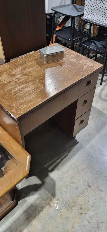 Pfaff 90 Sewing Machine with Cabinet and 2 Drawers
