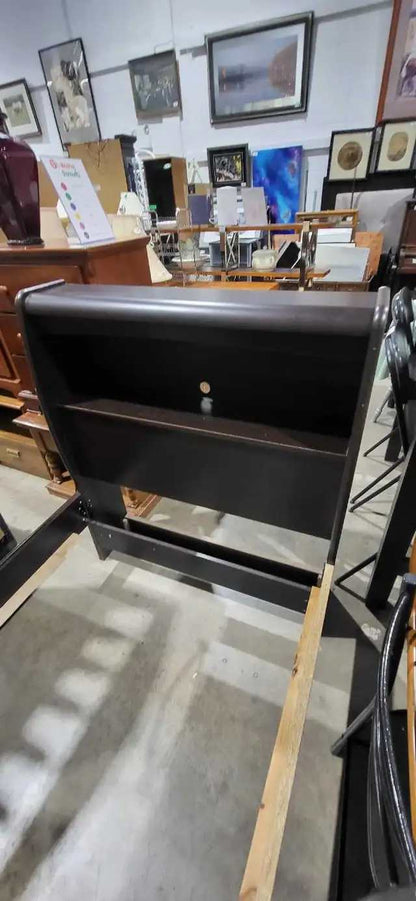 DeFehr Twin Sleigh Bed