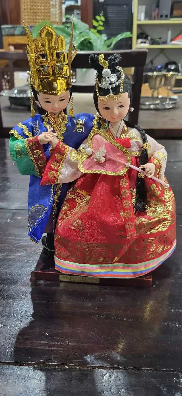Park Sin Eun Traditional Korean Couple Dolls