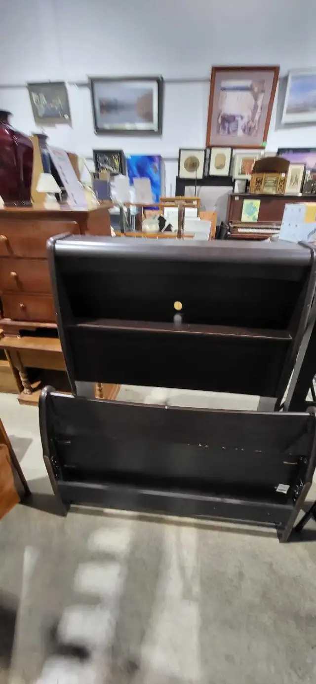 DeFehr Twin Sleigh Bed