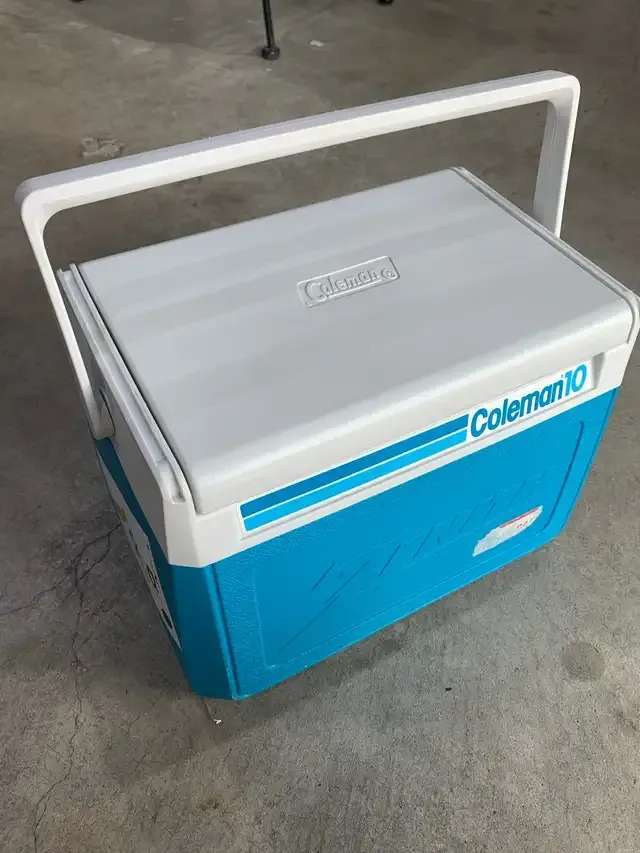 Coleman Zenith 10 Portable Cooler - Blue and White, Compact Size