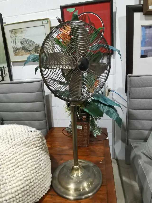 Vintage Style Metal Floor Fan - tested