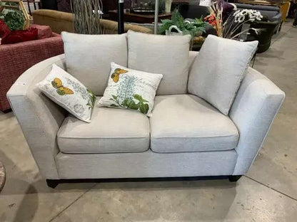 Stylus Off-White Loveseat