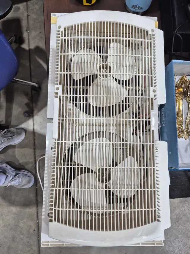 Holmes Window Fan - Power Tested