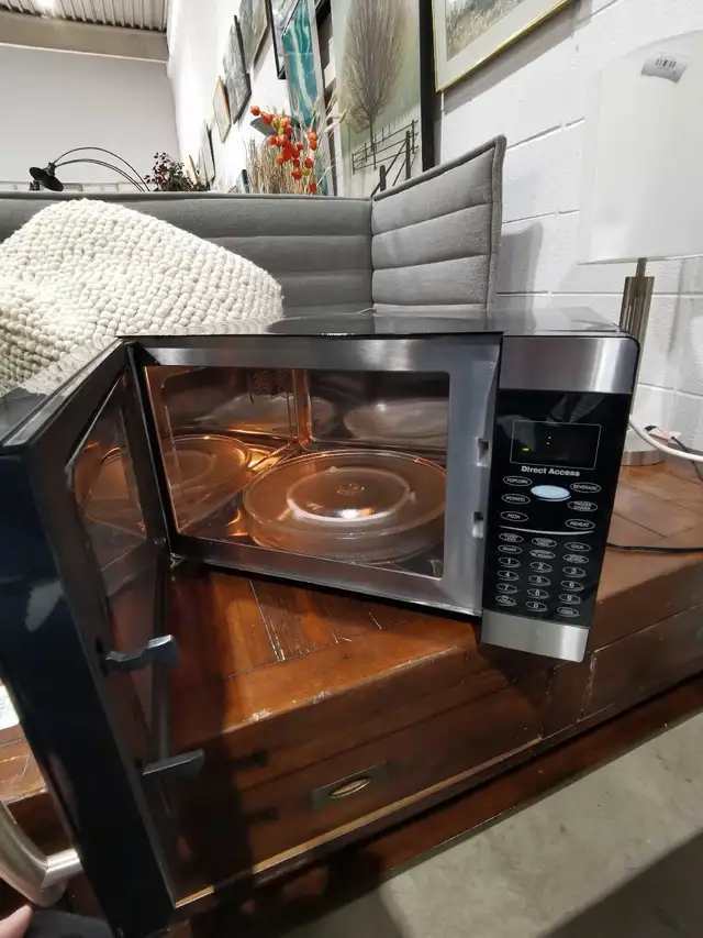 Sanyo Microwave - tested! Works!