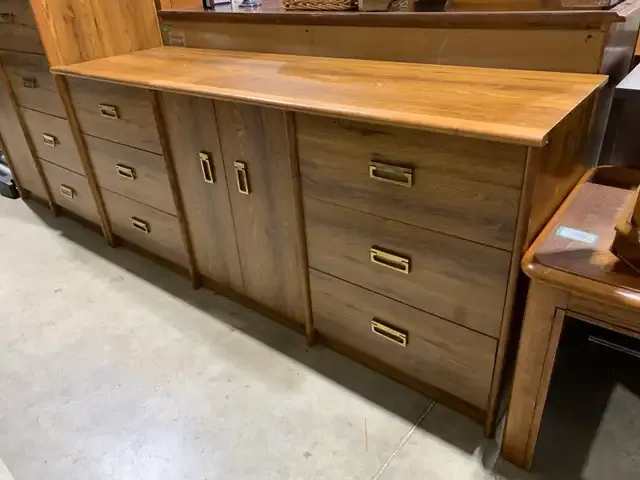 Oak Dresser with 6 drawers and 2 shelf cupboard