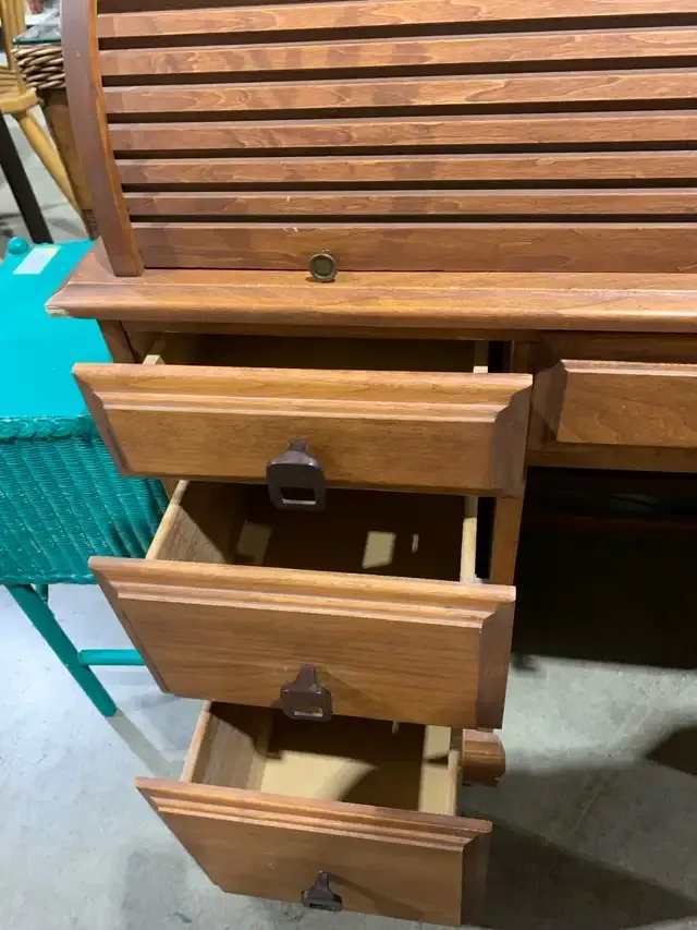 Roll Top Desk with 7 Drawers