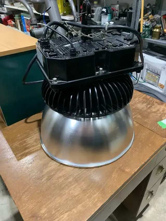 Luminaire LED Highbay Light 200W - 11 available