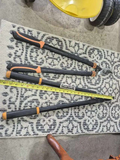 Loppers 28" Fiskars - 2 Available