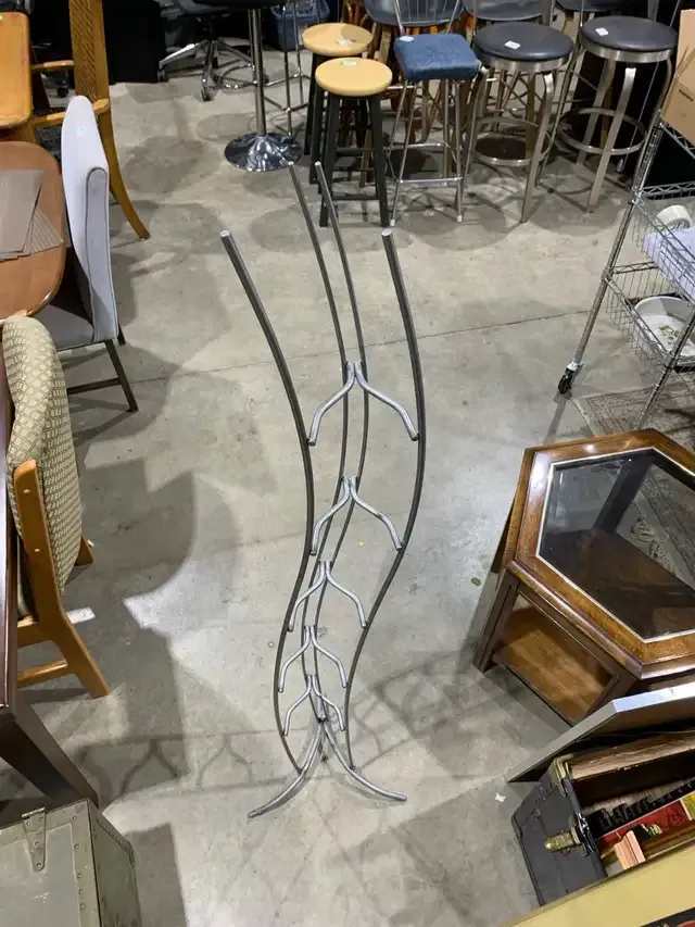 5ft 2000s Wobbly Metal CD Tower