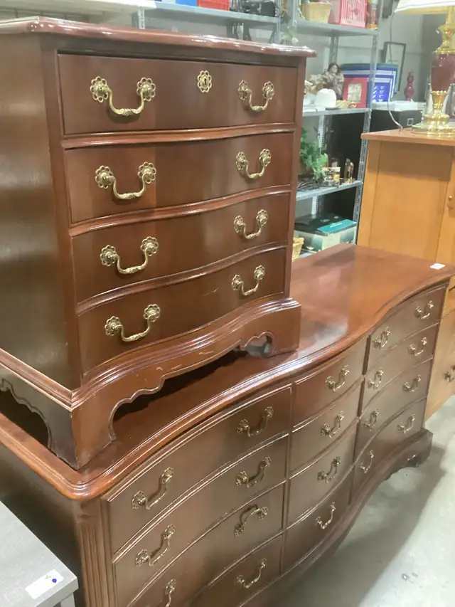 Mahogany Dresser and Chest Set - Lexington