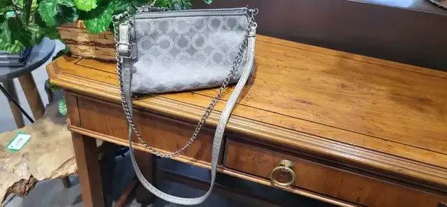 Early 2000s Coach Madison Dotted Op Art Signature Gray wristlet
