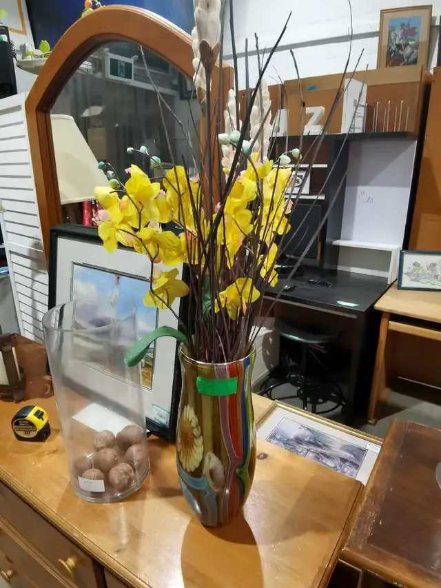 Antique multicolored Murano art vase - flowers included