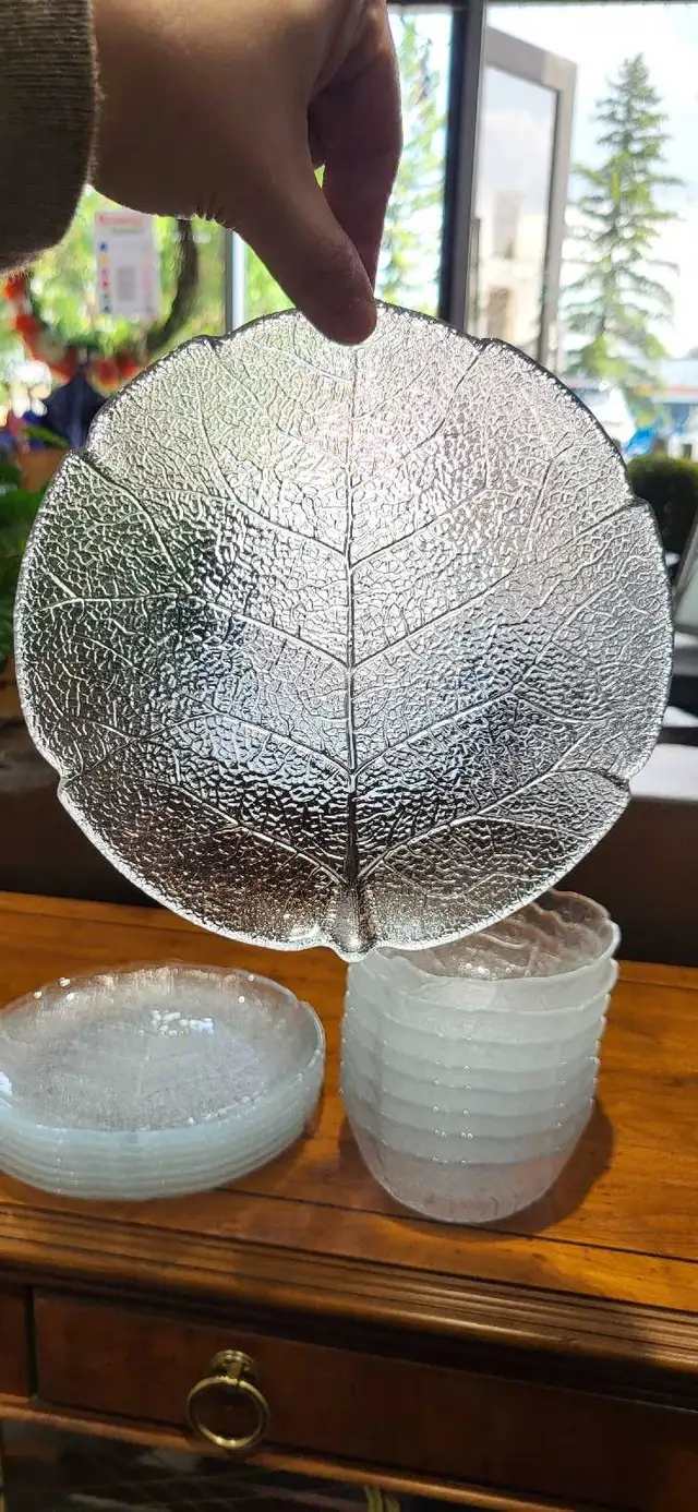 Clear Glass Leaf Pattern Bowl and Plate Set - 16pcs