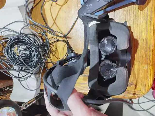 HTC Vive Virtual Reality System - Tested