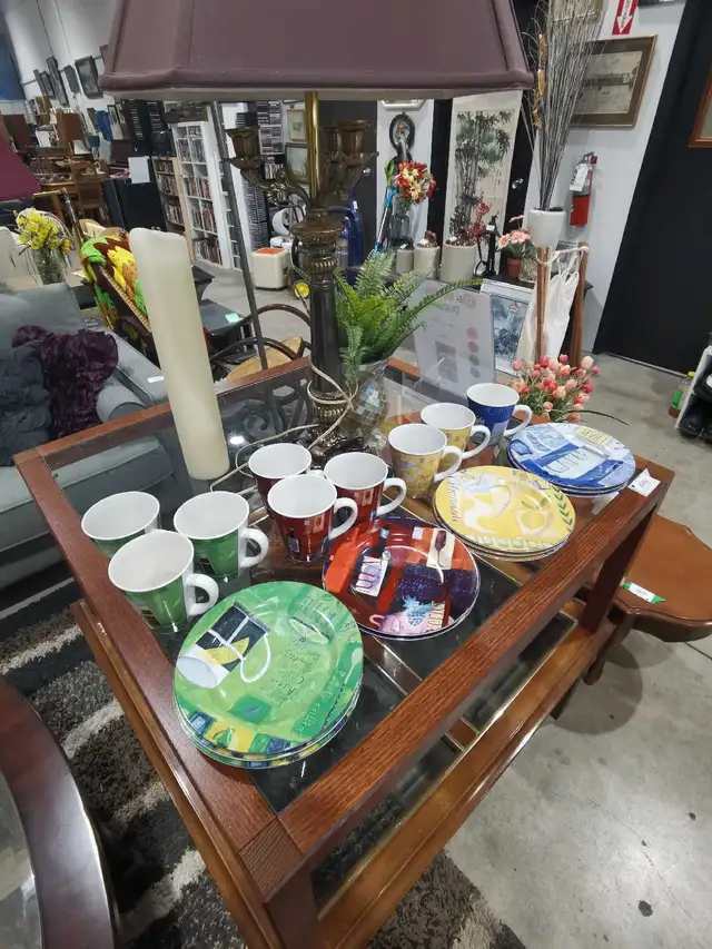 Funky Kitchen Tableware Set