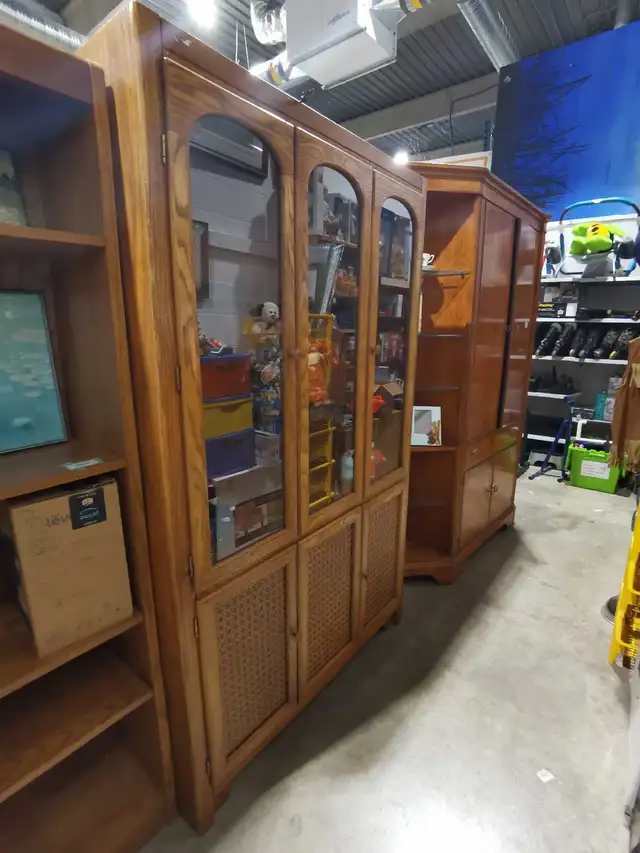 Light up Oak Display Cabinet - house of Braemore