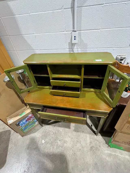 Urban Barn Desk with Hutch