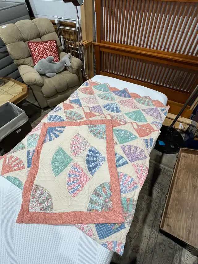 Vintage Arch Quilts Fan Pattern Bed Quilt