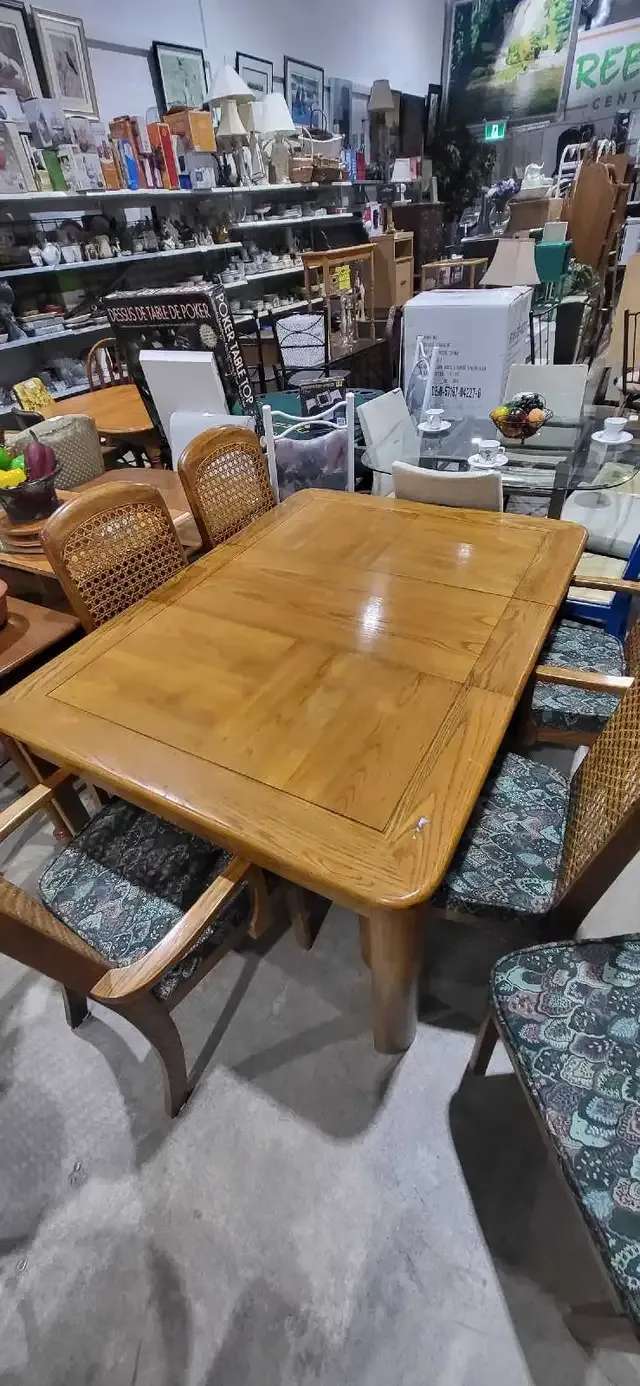 Oak Dining Table with 2 Leafs and 6 Chairs - House Of Braemore