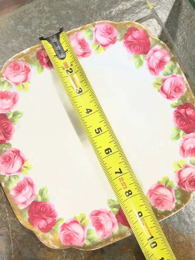 Royal Albert Old English Rose Plate Set