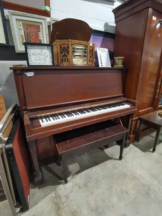 Gerhard Heintzman Upright Piano