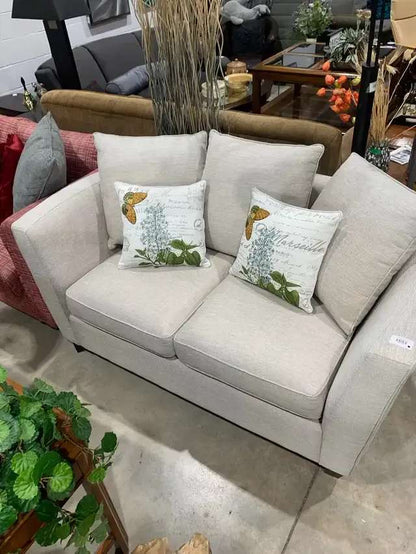Bespoke Stylus Upton Loveseat