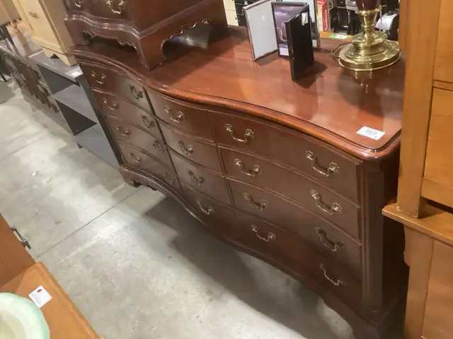 Mahogany Dresser and Chest Set - Lexington