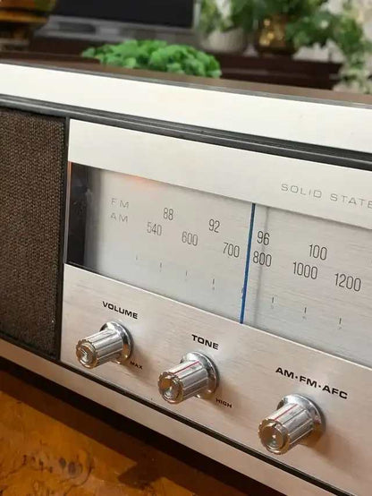 Sony 8F-56W Solid State 2 Band Radio