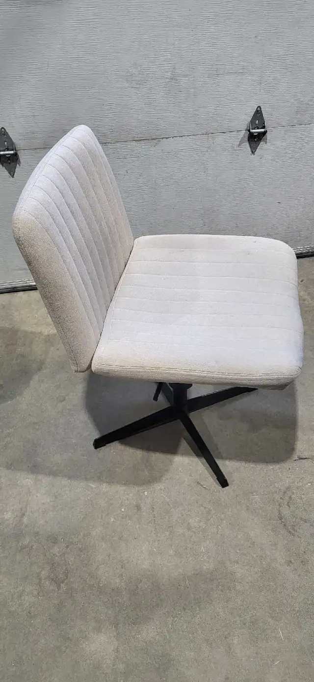 Swivel Office Chair Wide - Cream Colour
