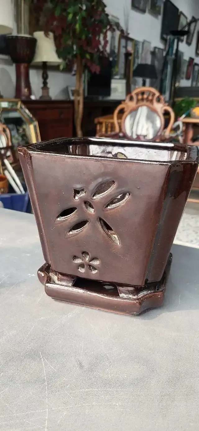 Ceramic Dragonfly Planter with Tray 7 x 7 x 6.5