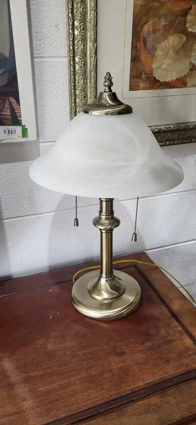 Canarm Glass Shade Table Lamp