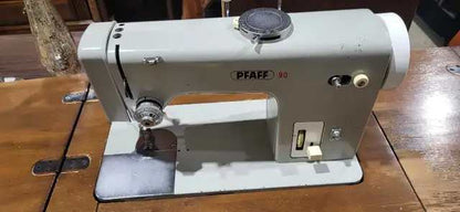 Pfaff 90 Sewing Machine with Cabinet and 2 Drawers