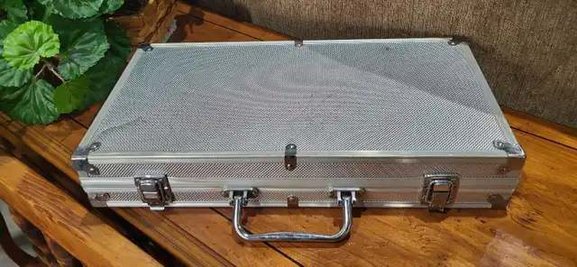 Poker Chip Set in Aluminum Case